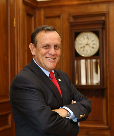 rector ignaciosanchez.384x460